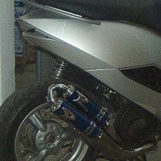 Suzuki Estilete