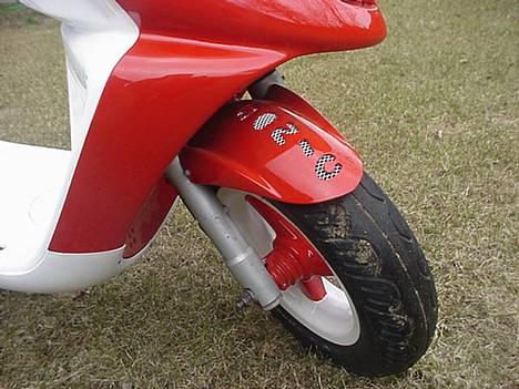 Aprilia Sonic Red & White billede 4