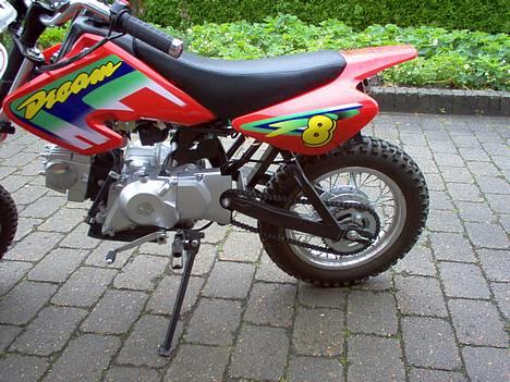 Yamaha Jog FS - Solgt :( - Så gik projekt sommerklagøring i gang, med diverse eftertjekninger samt polering af skjolde og andet ! billede 1