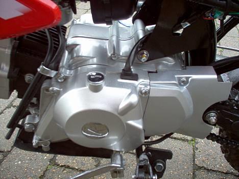 Yamaha Jog FS - Solgt :( - Så er projekt anlæg gået i gang ;) Nu har jeg da fået splittet højttaleren ad !  billede 4