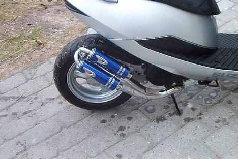 Suzuki Estilete billede 1