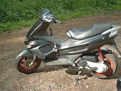 Gilera Runner (Solgt) - her er så de nye billeder af den i sort billede 1