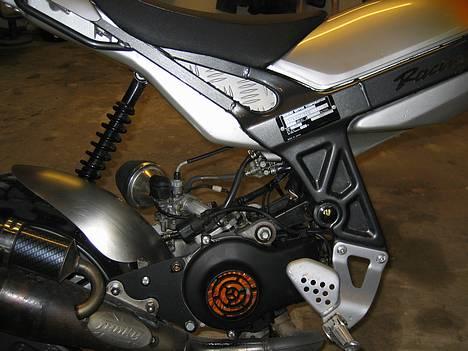 Suzuki street magic-Front sælges - læg mærke til bagskærmet i rustfrit stål.. billede 3