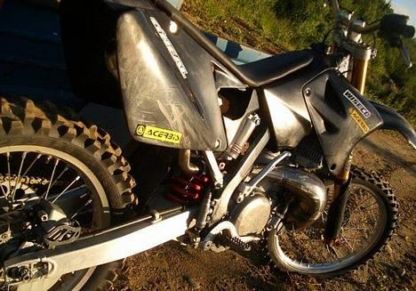 Suzuki Rm 125 - har montert i en rm 250 motor! med effektanlegg! sykt godt! billede 2