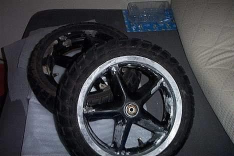 Yamaha SPY - Det er sku en fed scooter ;-) med blå lys billede 3