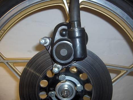 Suzuki K 50 - Forhjul skivebremse oversigt billede 8