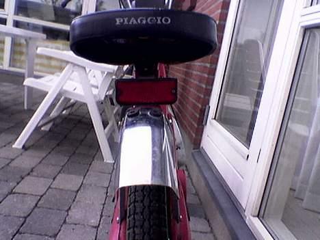 Vespa Ciao - baglygten oppe under sadlen... billede 6