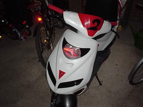 Adly SuperSonic - Rød Diode i forlygte billede 4