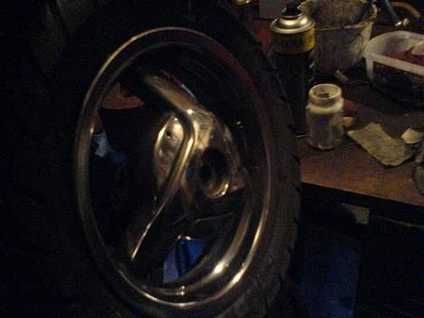 Aprilia Sonic GP (Projekt) - Højglanspoleret bagfælg, mangler dog stadig at blive poleret færdig og få "finish" billede 9