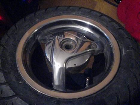 Aprilia Sonic GP (Projekt) - Højglanspoleret bagfælg, mangler dog stadig at blive poleret færdig og få "finish" billede 10