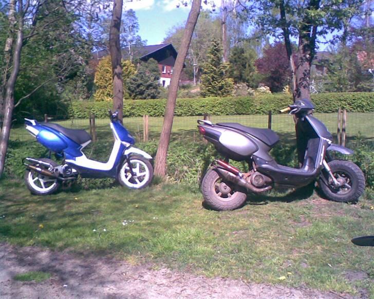 Aprilia rally/sr50lc bygget a mig - min og min gammle vinter scooter hehe nice!! billede 18