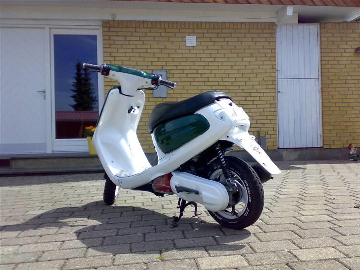 Yamaha Jog Space Innovation - NYE SKJOLDE? kommentar til farve tak. billede 1