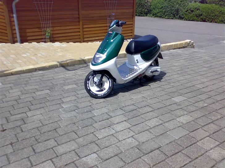 Yamaha Jog Space Innovation - NYE SKJOLDE? kommentar til farve tak. billede 3