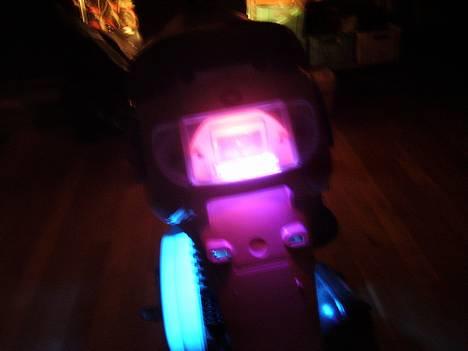 Yamaha Jog Space Innovation - Baglys + Blåt Neon i Luftfilter+ Blåt Neon inde bag tank+ UV i BagLygte billede 15