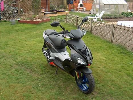 Aprilia SR 50 R Factory billede 1