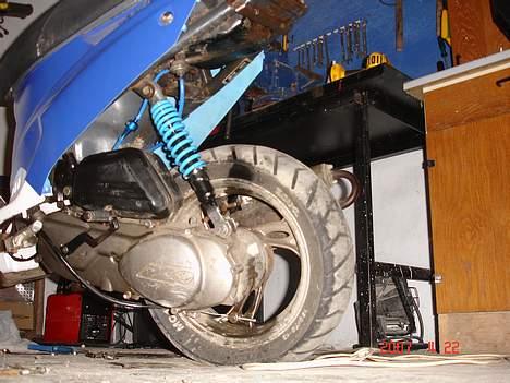 PGO hot solgt:D - dr big fælge  høj støddæmper  og støddæmpe forhøjer  den er høj og det er fedt billede 7