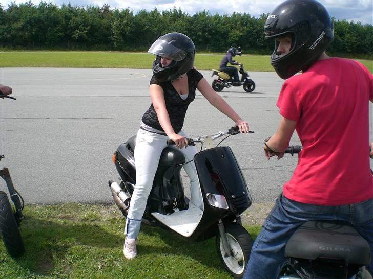 Piaggio Zip (solgt) - Til træf 1. juli 07 billede 1