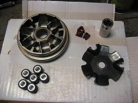 Aprilia Sonic Knudi´s SOLGT - Malossi Multivariator og 4 grams ruller billede 8