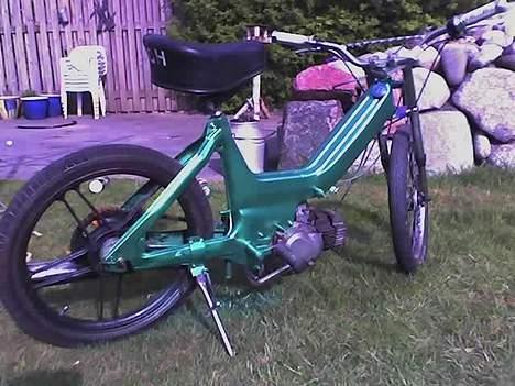 Puch Maxi K--   [Solgt] - sådan står den ny :D    metallicgrøn billede 5