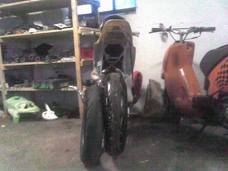 Suzuki SMT SOLGT - nye dæk.. 160/60 og 120/60  ;P billede 19