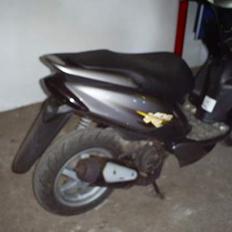 Yamaha Jog R (rød)SOLGT (9800)