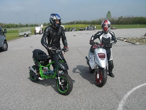 Yamaha Jogrox Lc DD * SOLGT * - Mig og Mathias P på ved ud på banen, til Hjørringtræf 07 :) billede 12