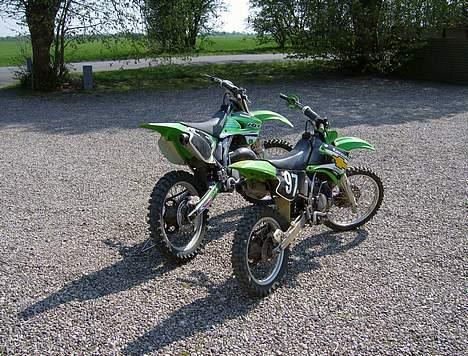 Kawasaki Kx 125 cc. Solgt :) - Kommer flere billeder :D her står den sammen med 85´eren billede 3