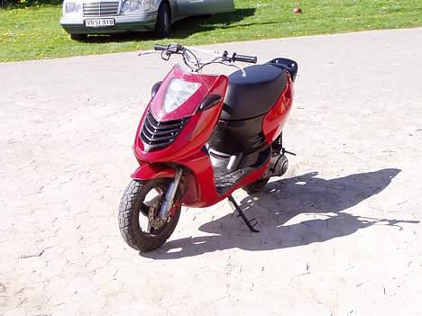 Aprilia sonic byttede til jogstel - hun ser godt ud som hun står der billede 1