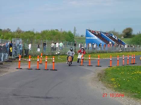 Aprilia sonic MBM solgt - ude og tæst køre for første gang - ikke godt da!  men ligger lige bag den monster fede comet! billede 16