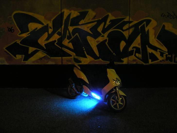 Yamaha Jog R (SOLGT)! - Som den står nu.. <3  :p billede 1