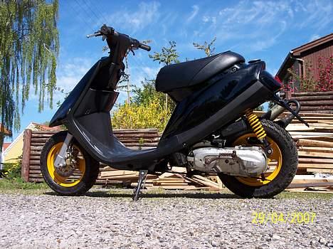 Yamaha JOG - Det varioskjold kunne godt bruge noget lak :) billede 10