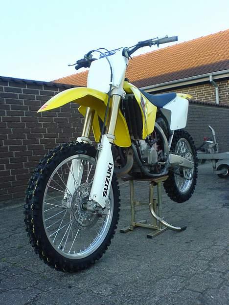 Suzuki RM 125 cc. SOLGT billede 2