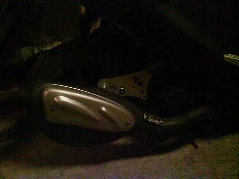 PGO MaGGi ;P ¤[projekt 08]¤ - ny Udstødning... Ikke så god kvalitet taget med mobilen billede 7