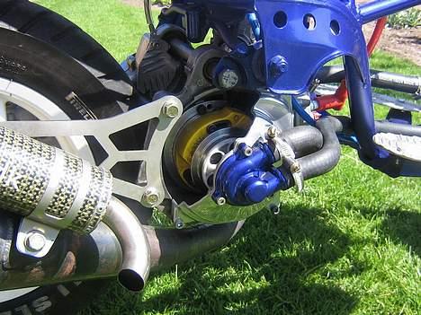 Yamaha Jog LC TS - Højglanspoleret pumpe dæksel. billede 6