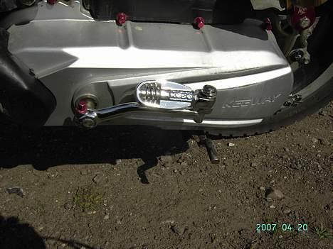 Keeway FocusNeon-scooter - med den nye tk-udstødning og støddæmper od meget mere:P  billede 17