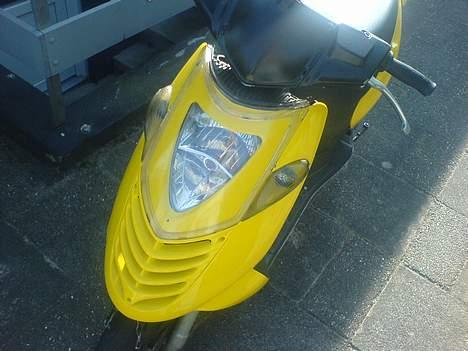 Aprilia Sonic [STJÅLET] :( - Helt ny lakeret , er den ikke dejlig ? :) billede 1