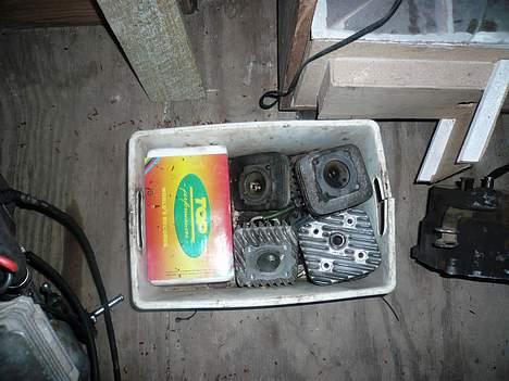 Piaggio zip (solgt) - der er 7 cylindere... 4 std. 1 hebo manston 1 pinasco og 1 trophy billede 6