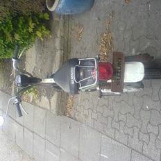 Suzuki FZ50 byttet til popcorn