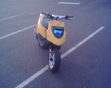 PGO hot 50.(BYTTET TIL JOG) - var ude og køre en tur da det var blevet lidt mørkt det ser sku godt ud med de dioder. billede 20