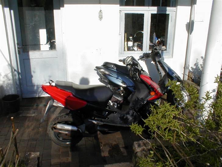 Peugeot speedfight 2  $olqT - Min speedfight 2 og min store brors stalker..... billede 2