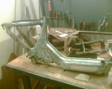 Puch Maxi K - Solgt :'( - nedslibning hos arbejdet, så maler de den :) billig autolakering  billede 16