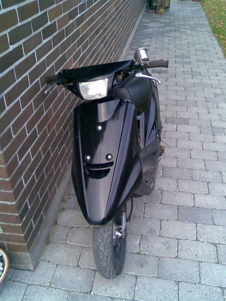 Yamaha jog AC - Som den ser ud idag, Mangler nogle små ting som kommer løbende billede 1