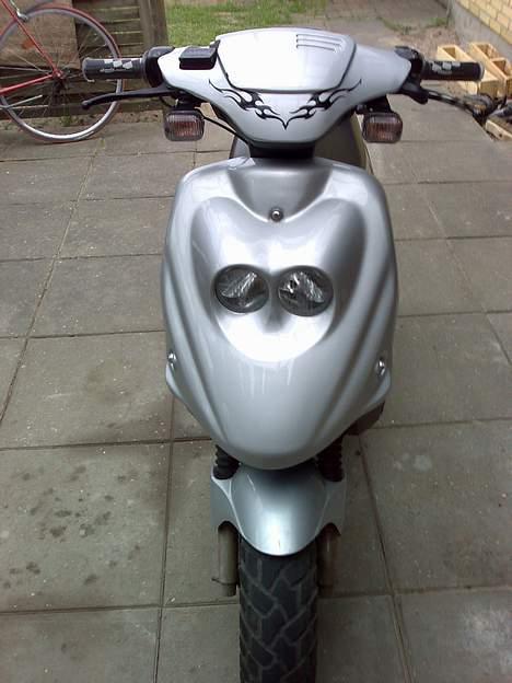 PGO Hot 50 solgt - forfra billede 6