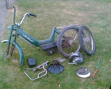 Puch Maxi K *Solgt* - Nogle af alle de ekstra dele jeg har. Bl.a. ekstra stel, motor, hjul og meget mere billede 15