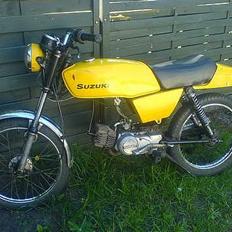 Suzuki dm 50 solgt