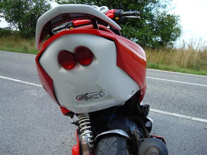 Peugeot Speedfight 2 TOTALSKADET billede 7