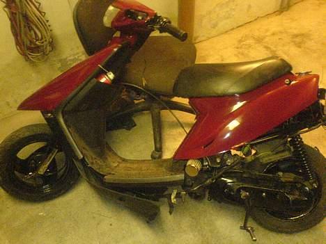 Yamaha jog ( solgt) billede 4