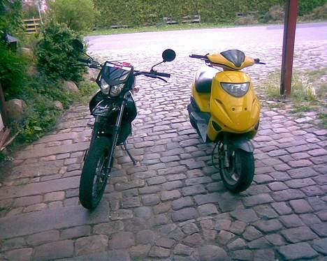 Adly super sonic billede 2