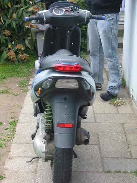 Piaggio NRG MC3 *Byttet* - Her med de nye skjolde :b billede 15