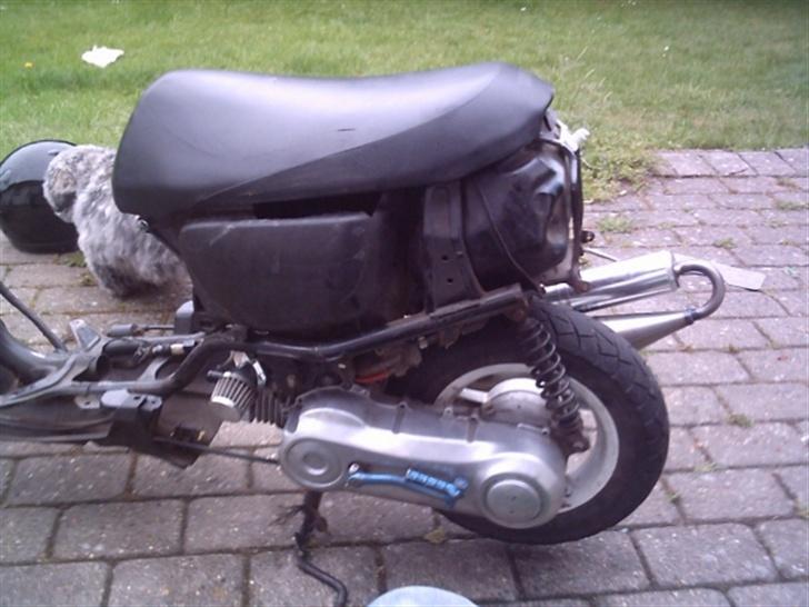 Yamaha Jog space (BYTTET) - Inden der kom skjolde på . billede 6